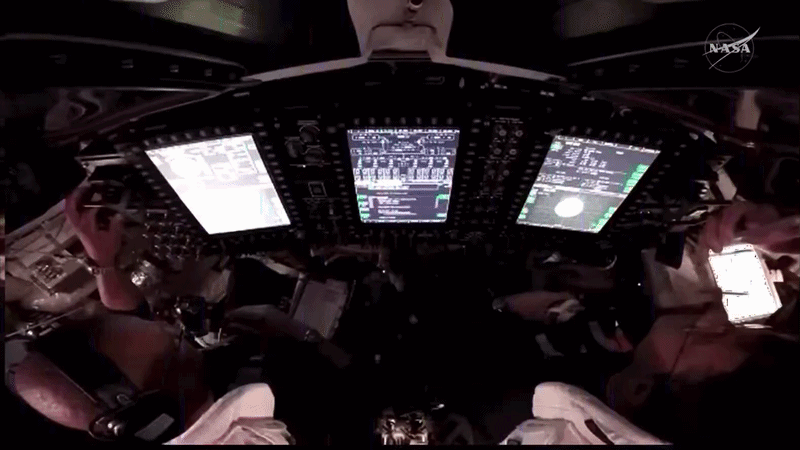 iPhone 17 Pro Max 意外登月，但禁止联网，只能离线使用